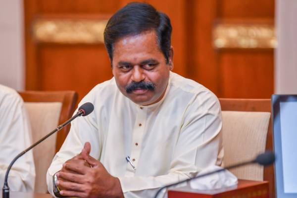 சிறிதரனை பதவிவிலகுமாறு தமிழரசு கட்சி உத்தரவு